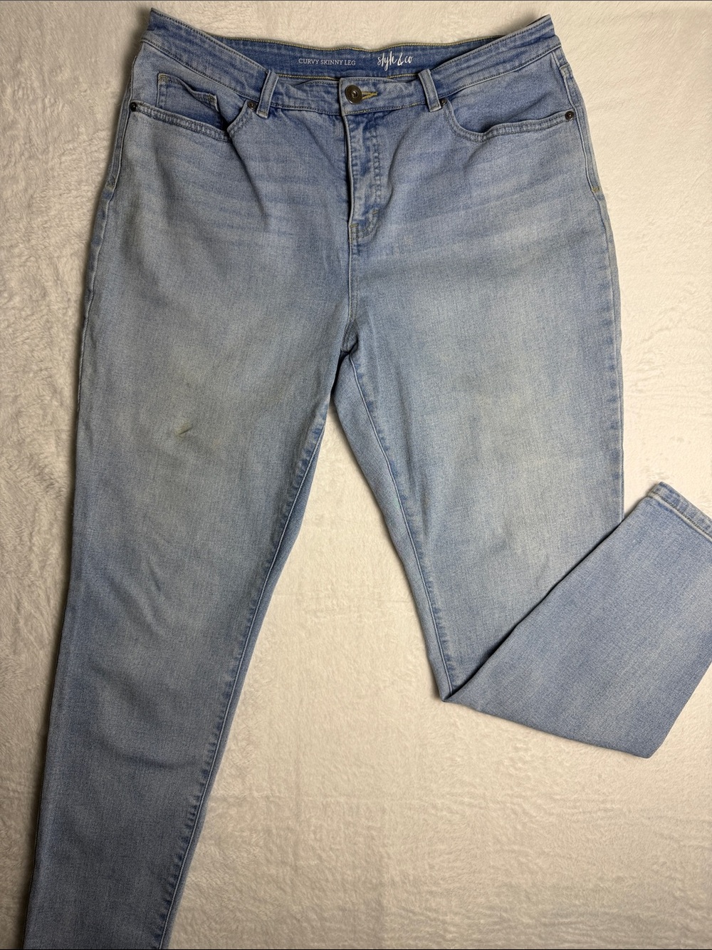Light Wash Women’s Skinny Jeans